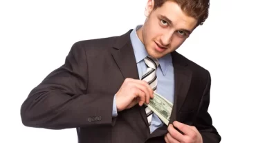 10 Dos and Don'ts of Carrying Cash While Traveling