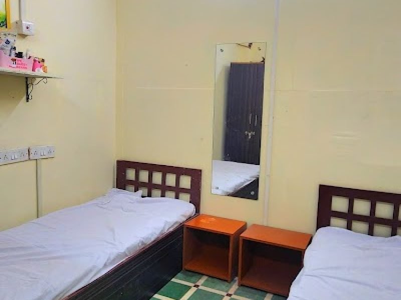 AC Double Sharing Metro Primestay