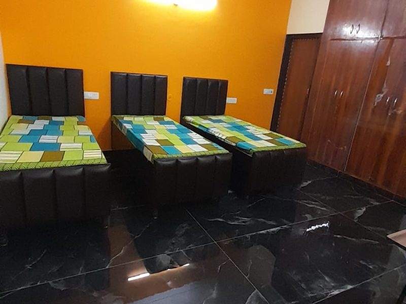 AC Triple Sharing Room – Gurukripa Primestay