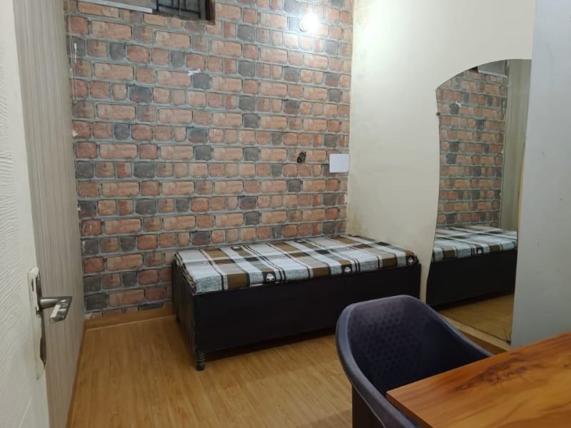 AC Private Room – Gurukripa Primestay